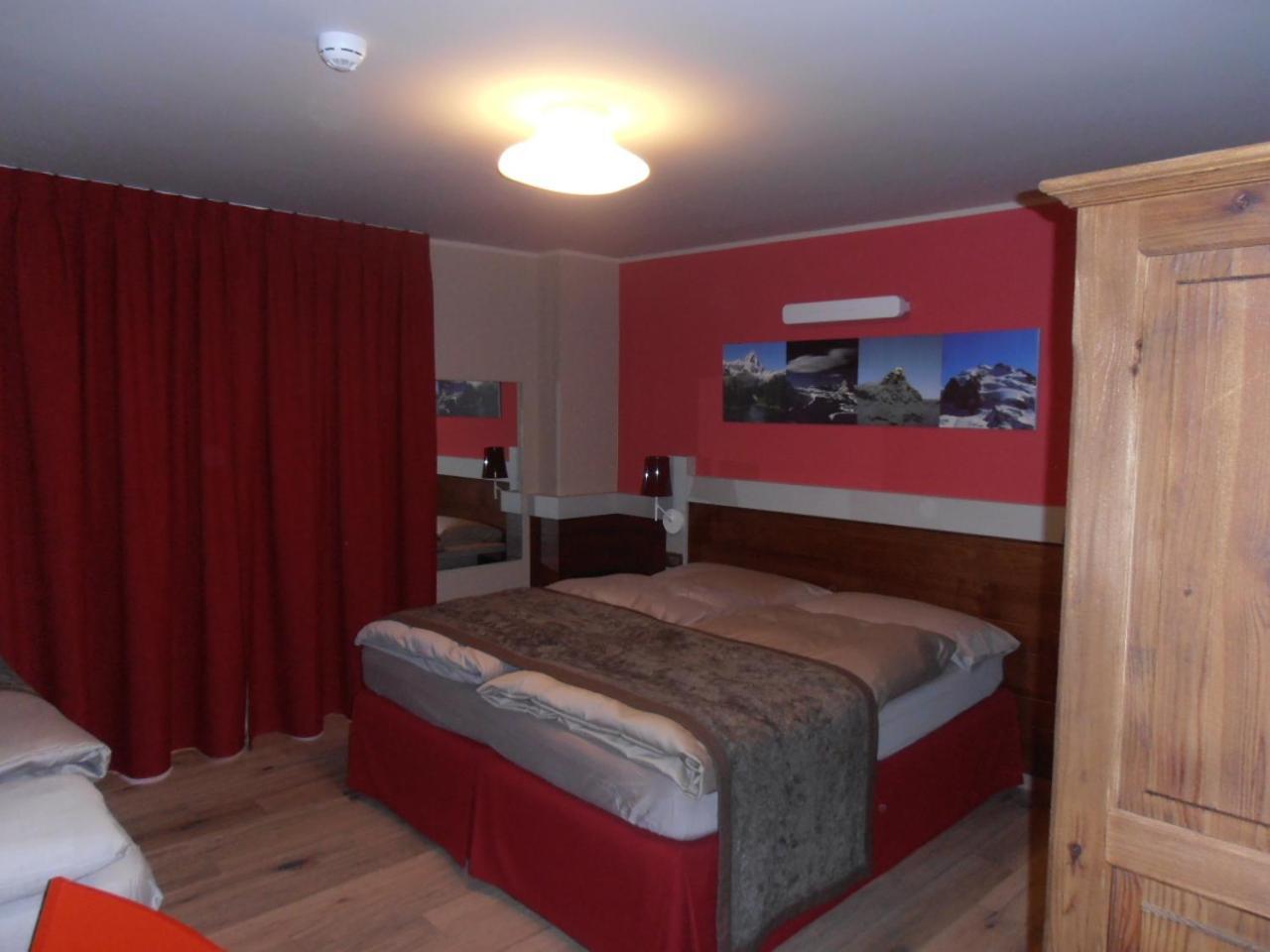 Hotel Lyskamm Breuil-Cervinia Bagian luar foto